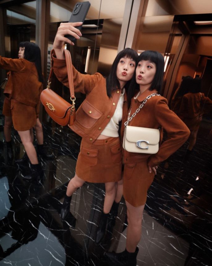 Coach Women IDOL BAG B4/Burnished Amber 80N2R247